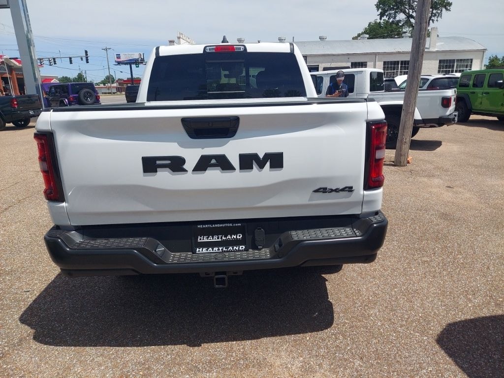 New 2026 Ram 1500 TRADESMAN CREW CAB 4X4 5'7 BOX Pickup