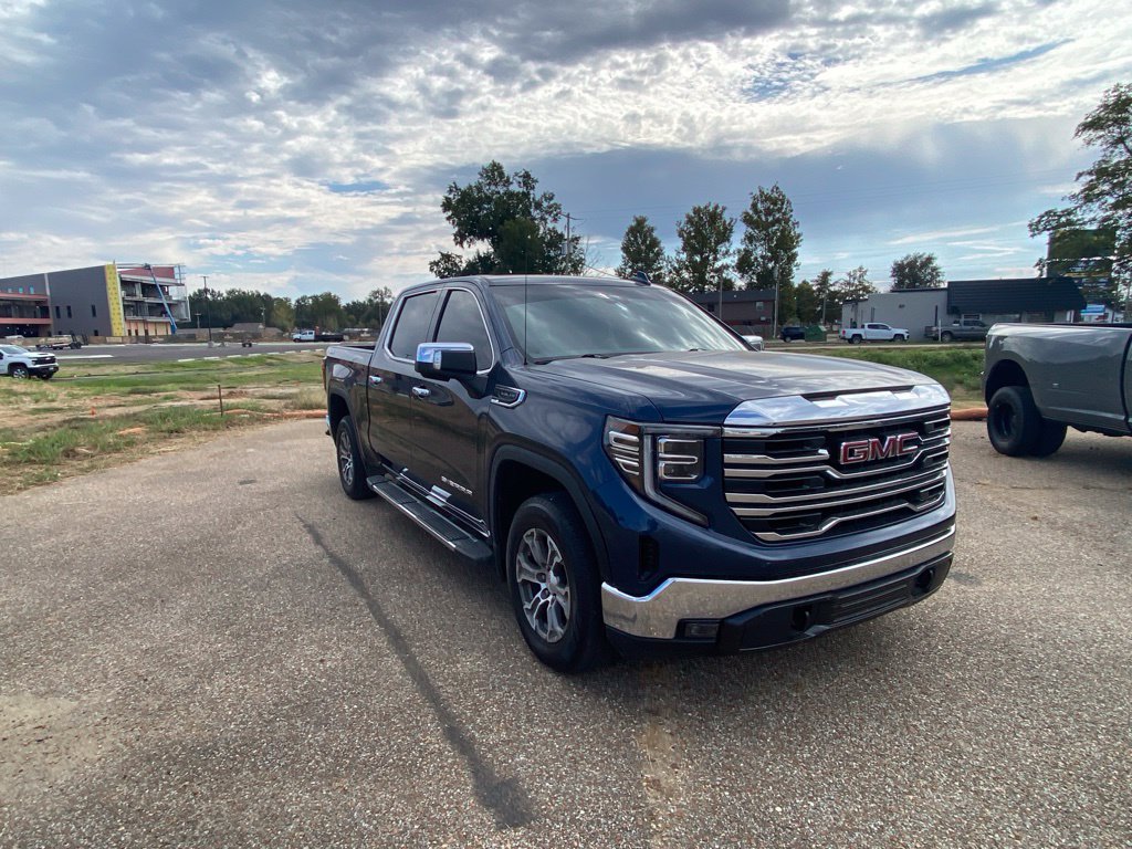 2023 GMC Sierra 1500 SLT - Photo 4