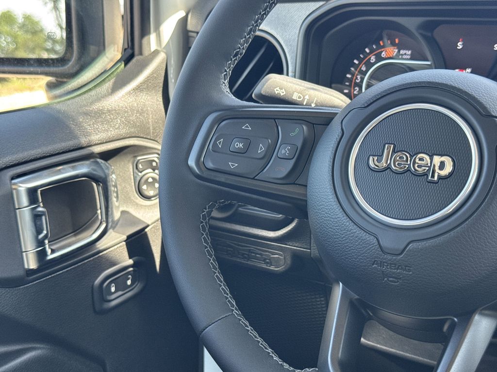 2025 Jeep Wrangler 4-Door Willys - Photo 17