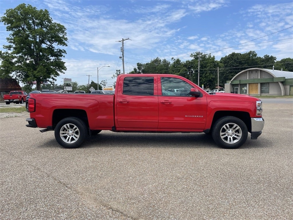 Used 2017 Chevrolet Silverado 1500 LT with VIN 1GCUKREC4HF194334 for sale in Little Rock