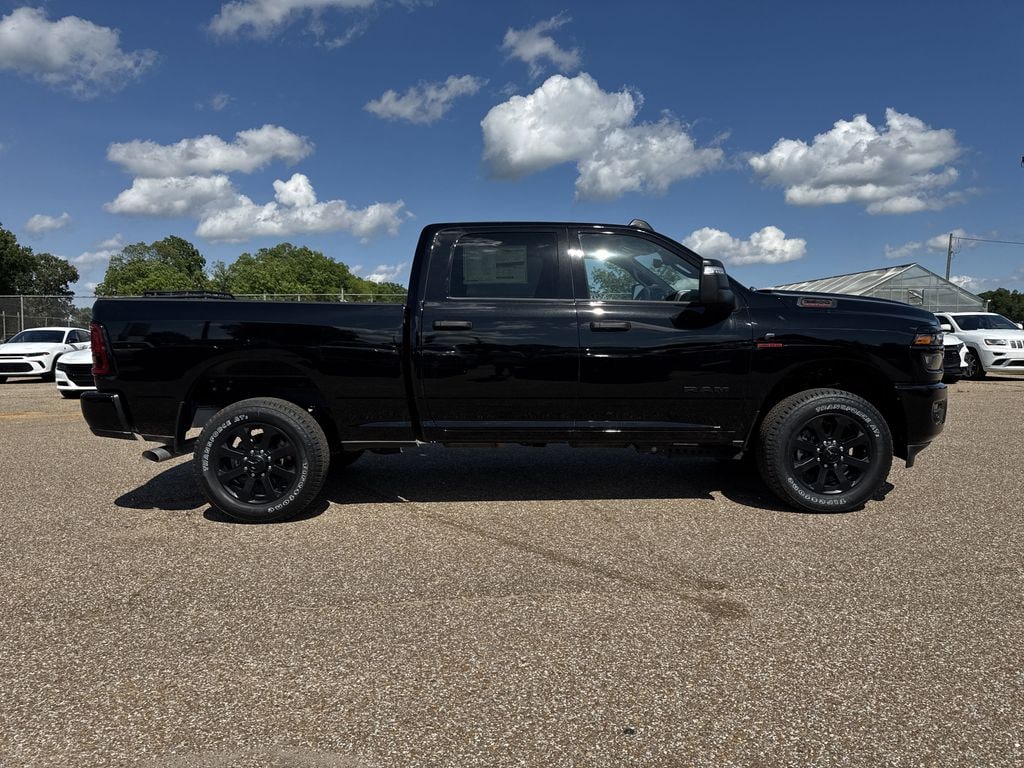 New 2025 Ram 2500 BIG HORN CREW CAB 4X4 6'4 BOX Pickup