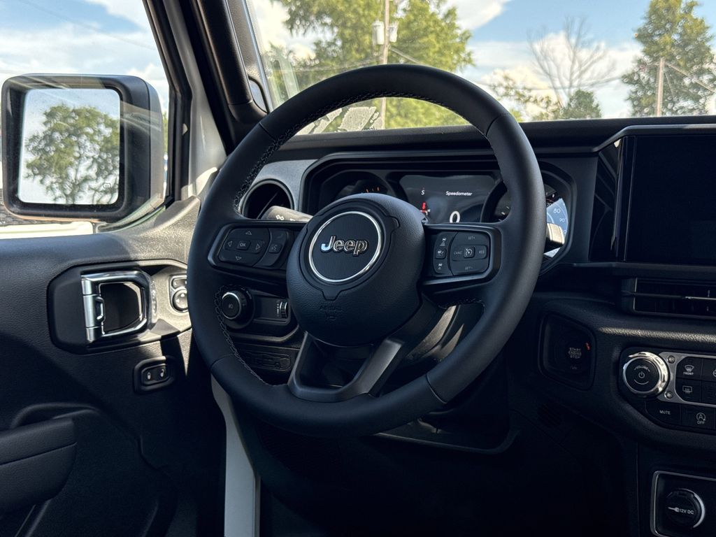 2025 Jeep Wrangler 4-Door Willys - Photo 16