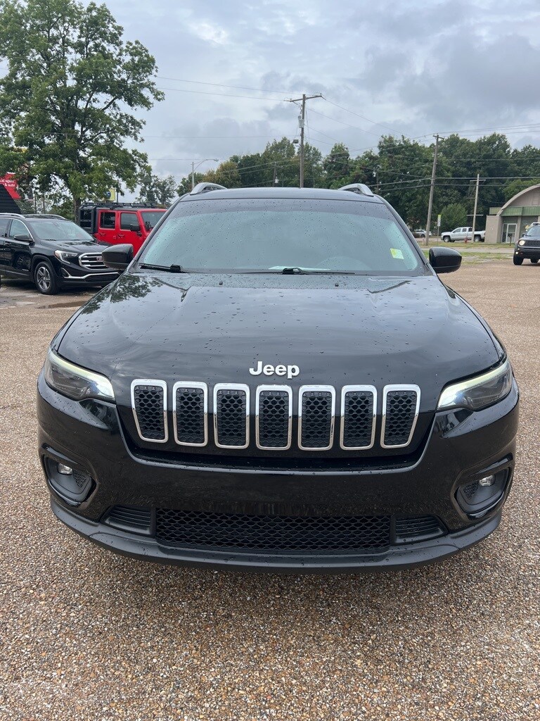 2019 Jeep Cherokee Latitude photo 2
