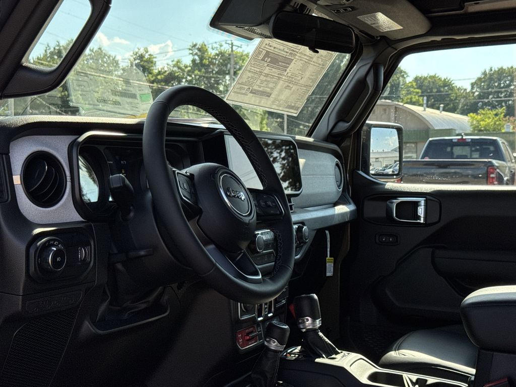 2025 Jeep Wrangler 4-Door Willys - Photo 11