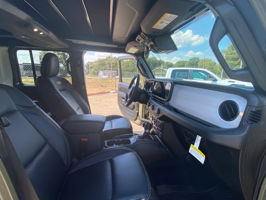 2025 Jeep Wrangler 4-Door Willys - Photo 20