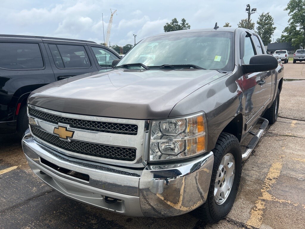 2012 Chevrolet Silverado 1500 LT photo 2