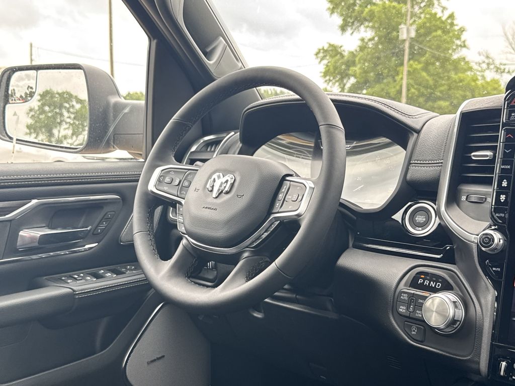2025 RAM 1500 Laramie - Photo 18