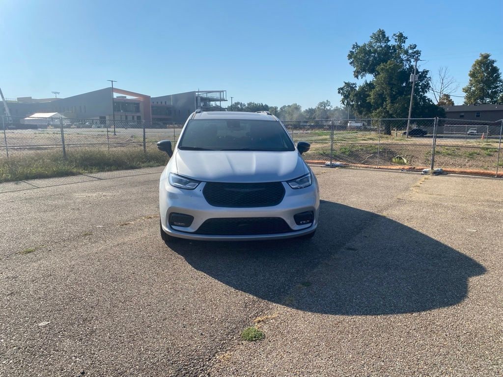 2026 Chrysler Pacifica Limited - Photo 7