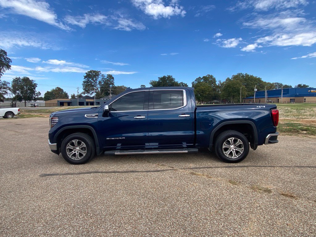 Used 2023 GMC Sierra 1500 SLT with VIN 3GTUUDED4PG106532 for sale in Little Rock