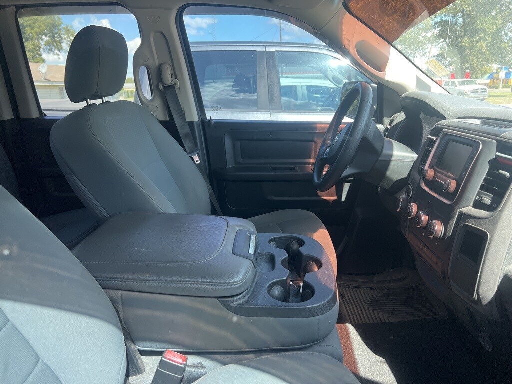 2019 Ram 1500 Classic Tradesman photo 3