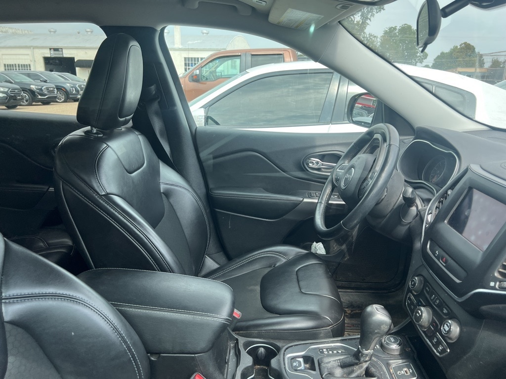 Used 2019 Jeep Cherokee Latitude Plus SUV