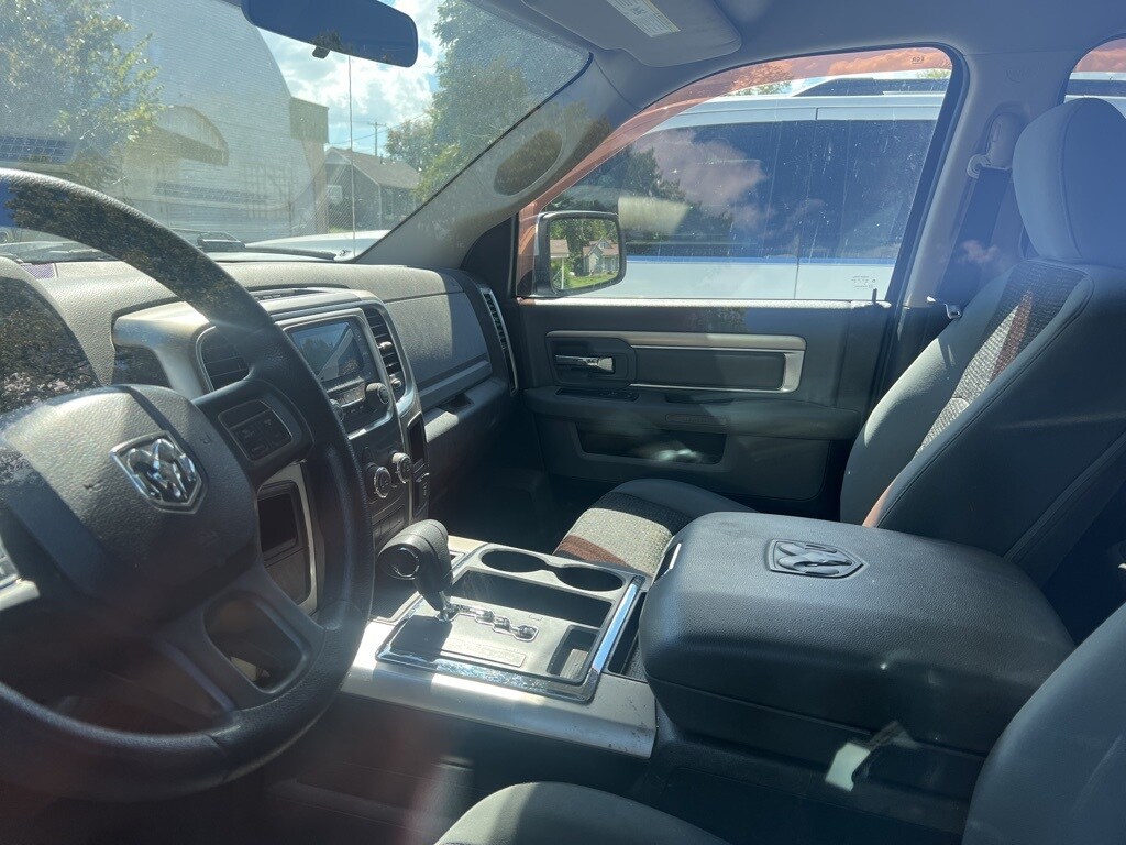 2013 Ram 1500 SLT photo 2