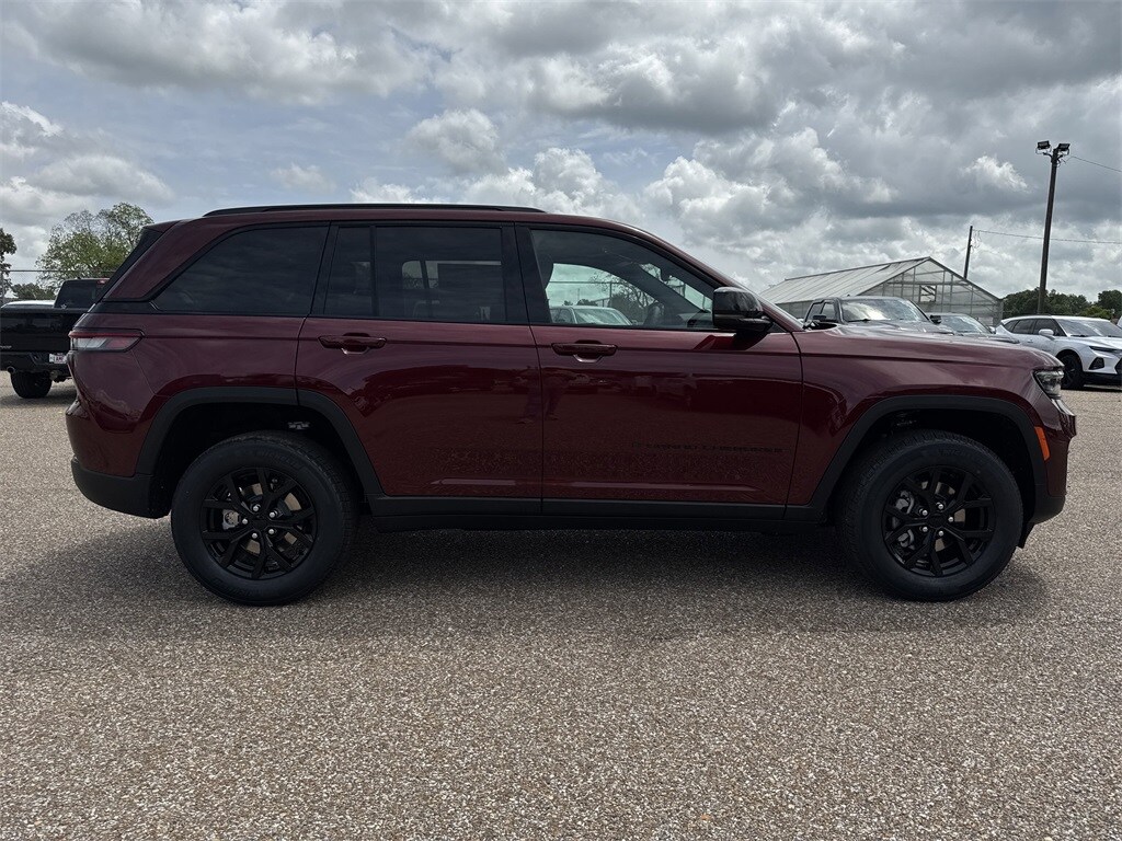 2025 Jeep Grand Cherokee Altitude X photo 4