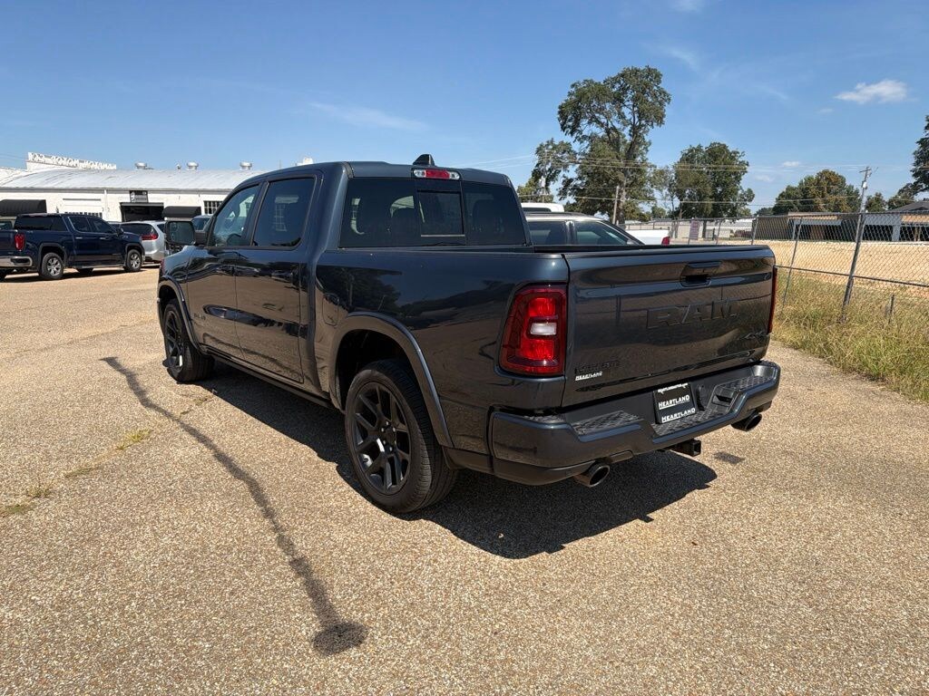 New 2025 Ram 1500 LARAMIE CREW CAB 4X4 5'7 BOX Pickup