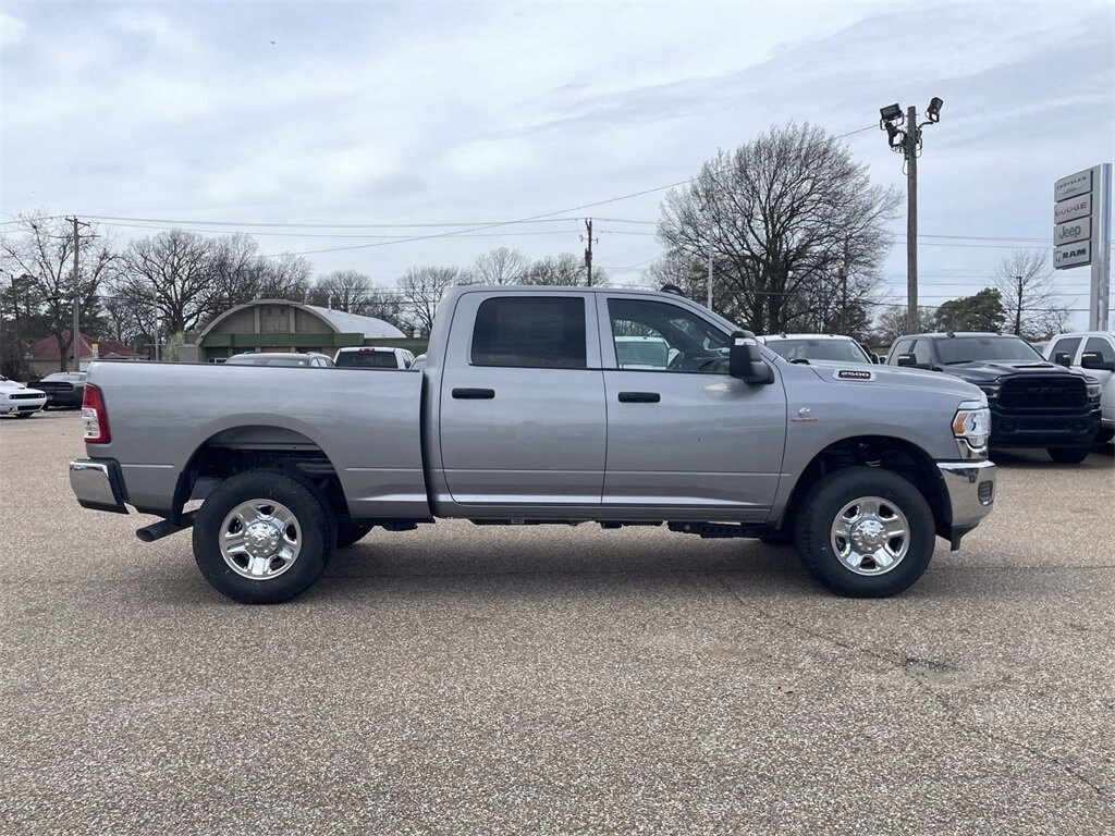 2024 Ram 2500 Tradesman photo 2