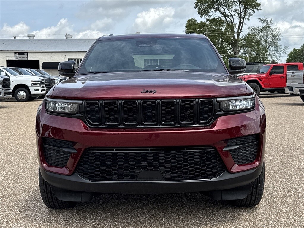 2025 Jeep Grand Cherokee Altitude X photo 2