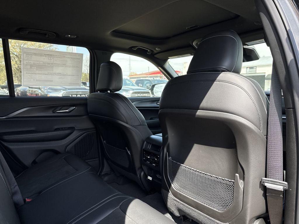 2025 Jeep Grand Cherokee Altitude - Photo 16