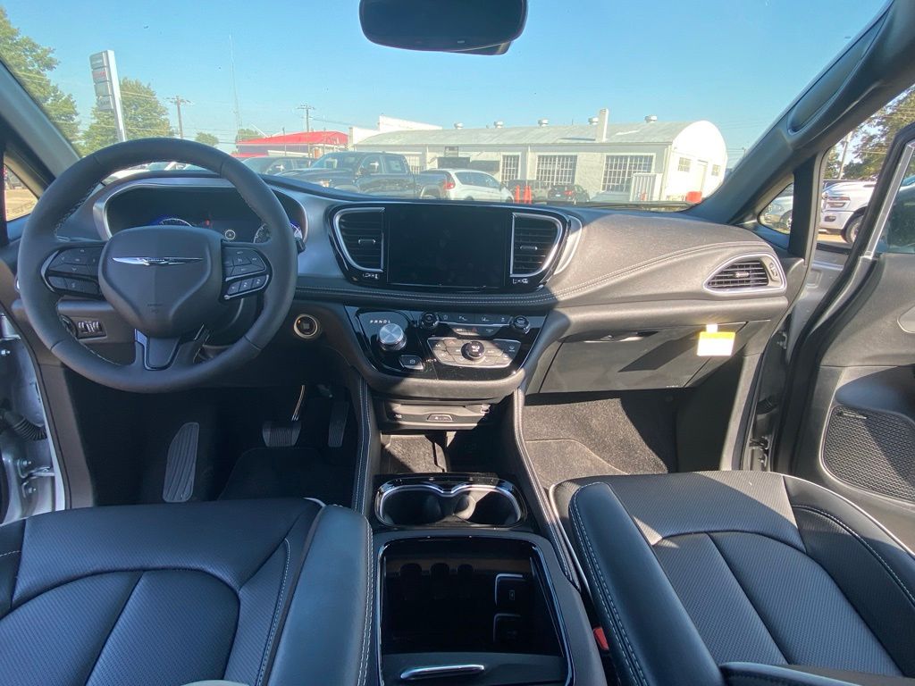 2026 Chrysler Pacifica Limited - Photo 21