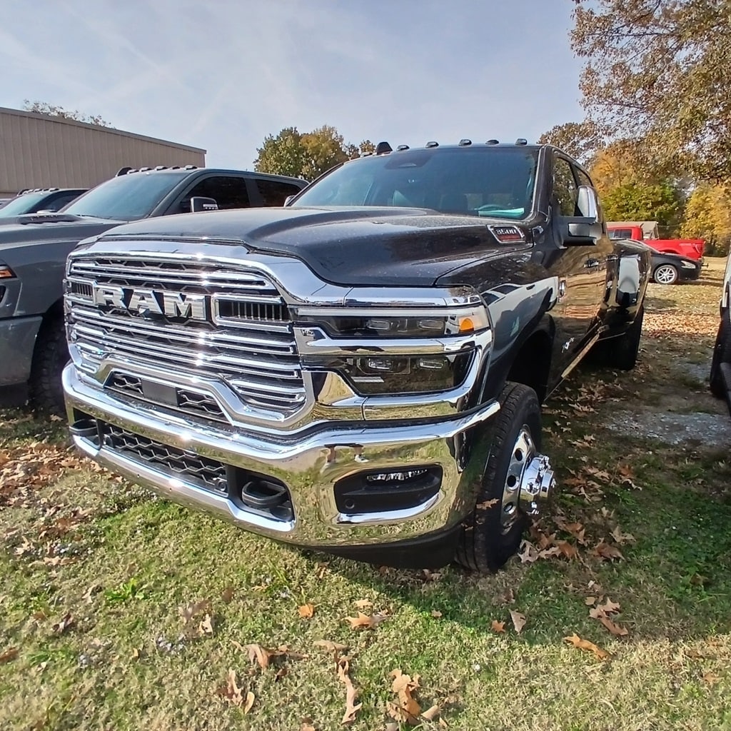 New 2026 Ram 3500 LARAMIE CREW CAB 4X4 8' BOX Pickup