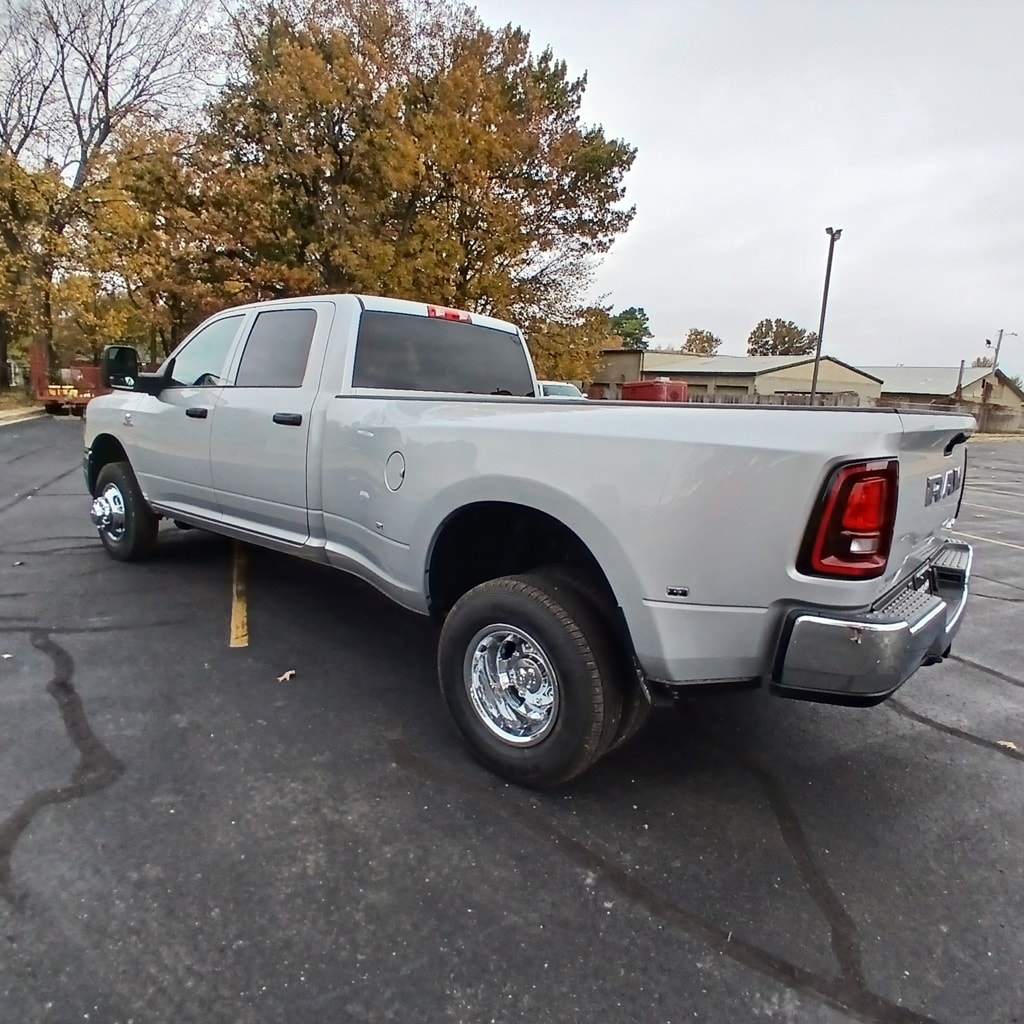 New 2026 Ram 3500 TRADESMAN CREW CAB 4X4 8' BOX Pickup