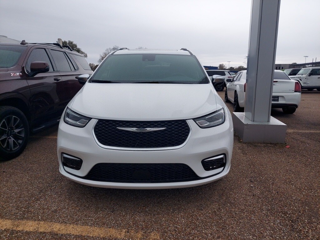 New 2026 Chrysler Pacifica PINNACLE AWD Passenger Van