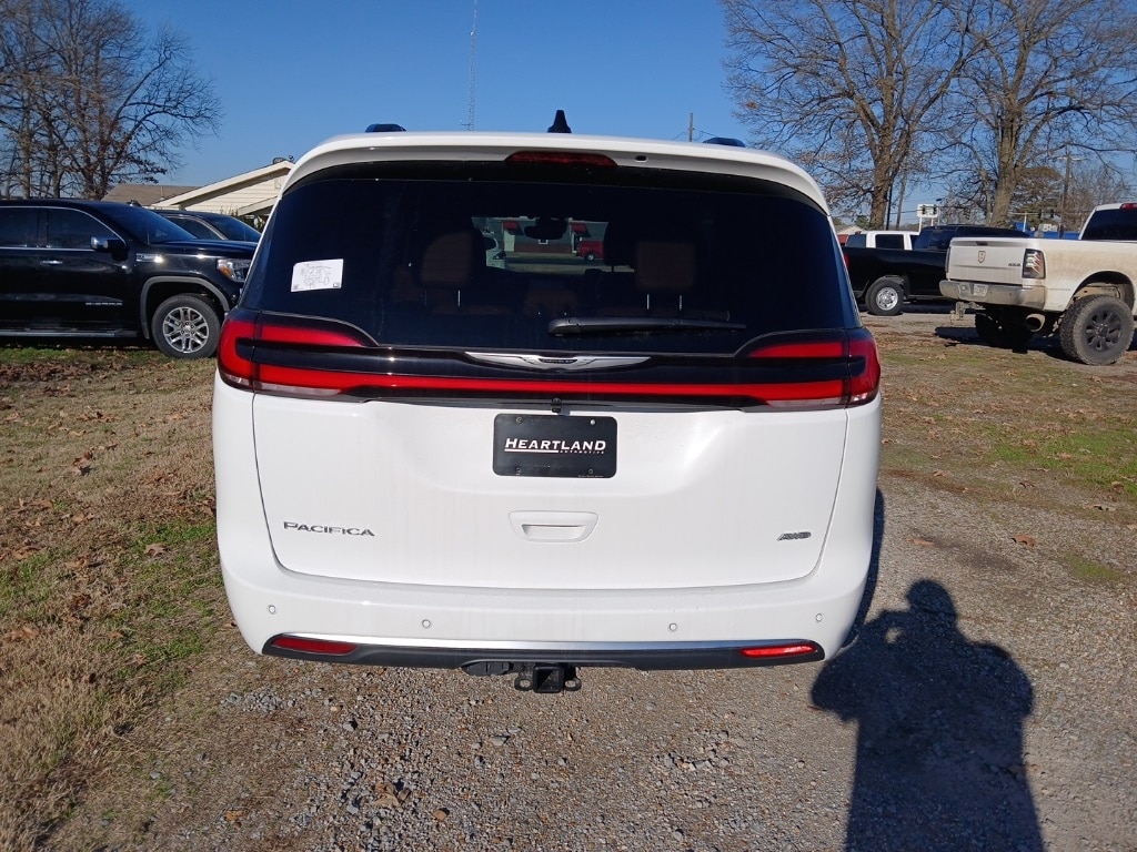 New 2026 Chrysler Pacifica PINNACLE AWD Passenger Van