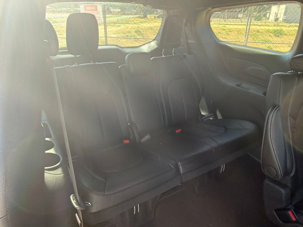 2026 Chrysler Pacifica Select - Photo 25