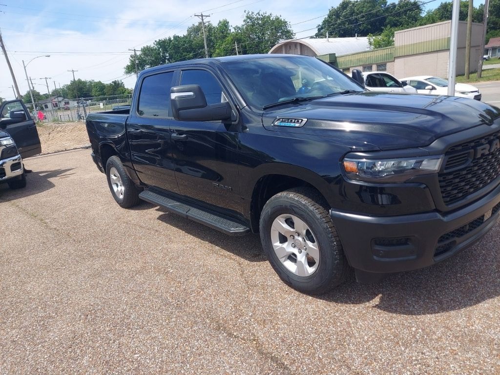 New 2026 Ram 1500 TRADESMAN CREW CAB 4X4 5'7 BOX Pickup