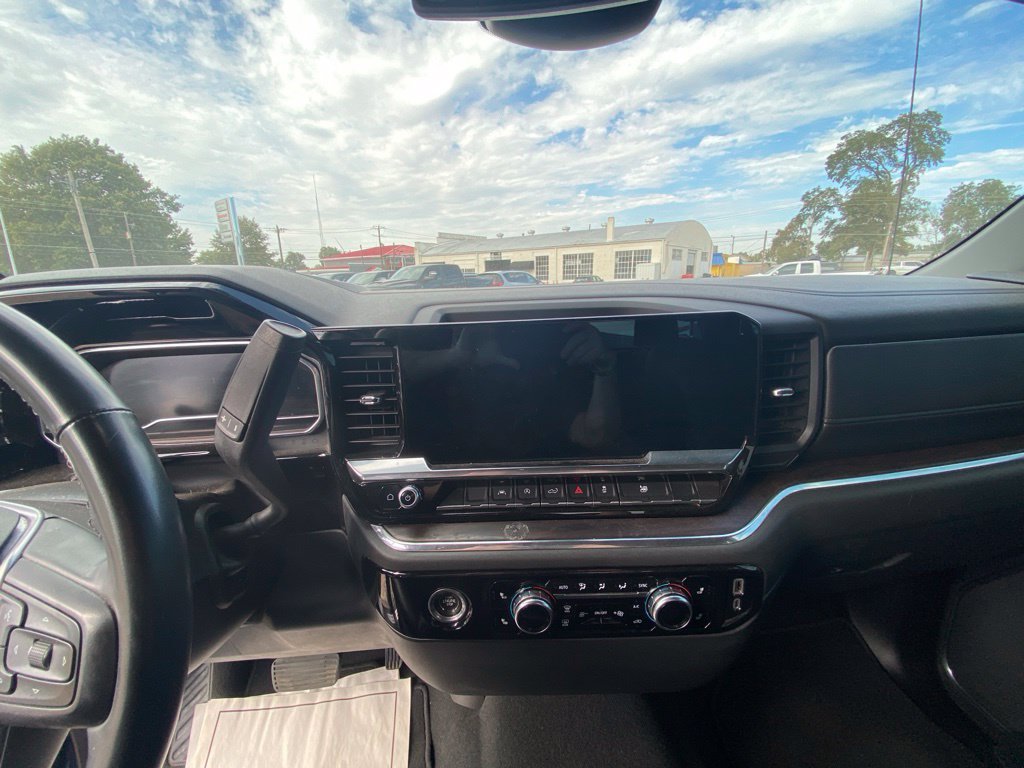 2023 GMC Sierra 1500 SLT - Photo 13
