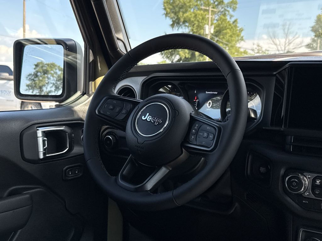 2025 Jeep Wrangler 4-Door Willys - Photo 17
