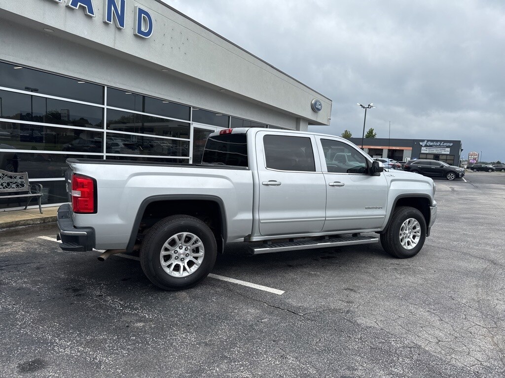 2017 Gmc Sierra 1500 SLE photo 3