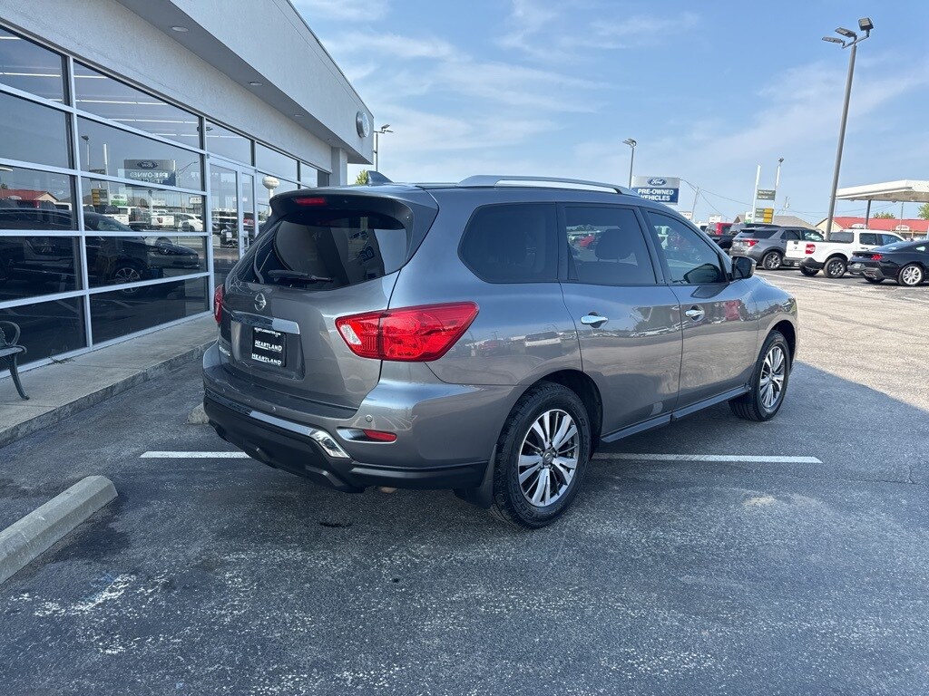 2020 Nissan Pathfinder S photo 3