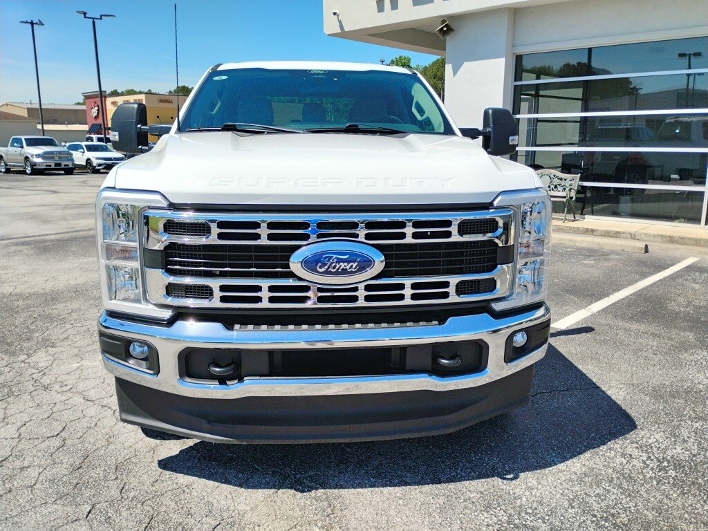 2024 Ford F-350 photo 4