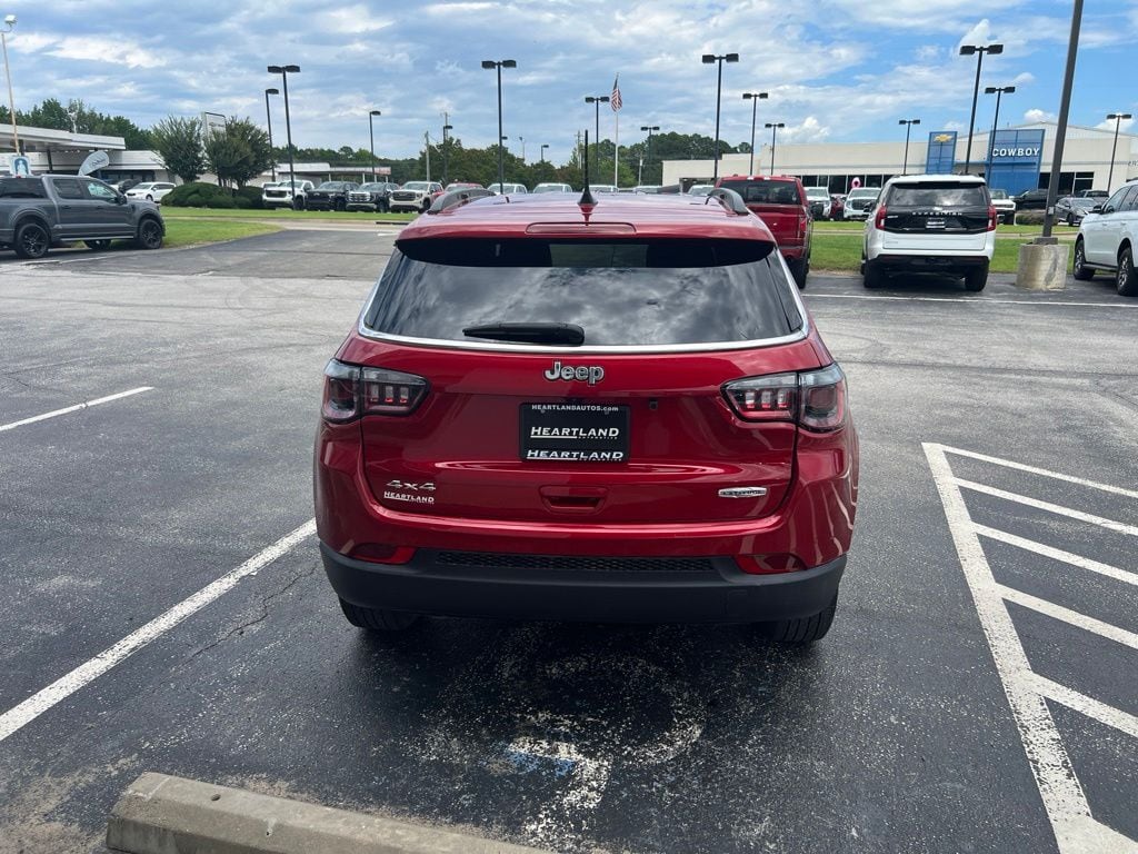 Used 2025 Jeep Compass Latitude SUV