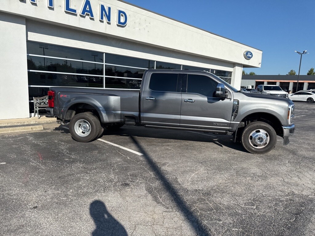2025 Ford F-350 photo 4