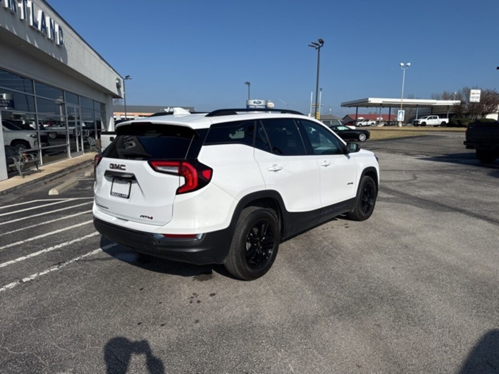 Used 2022 GMC Terrain AT4 SUV