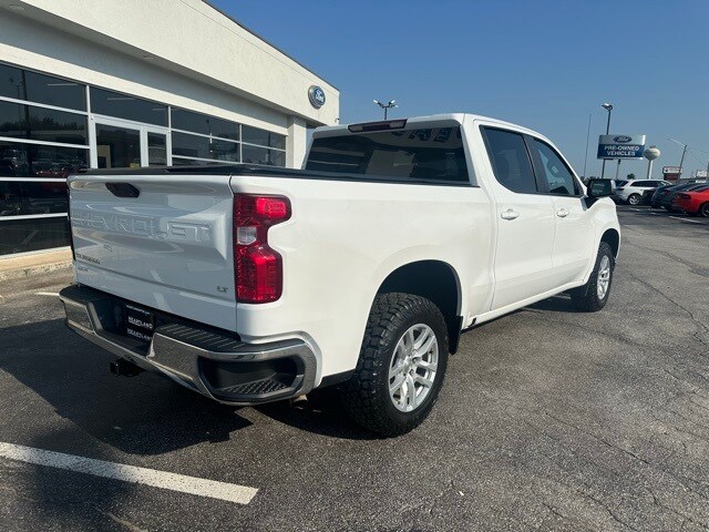 2021 Chevrolet Silverado 1500 LT photo 2