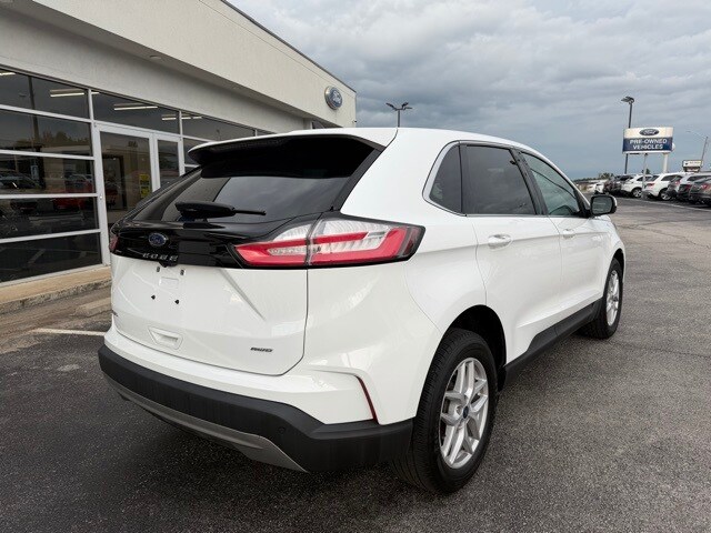 2021 Ford Edge SEL photo 3