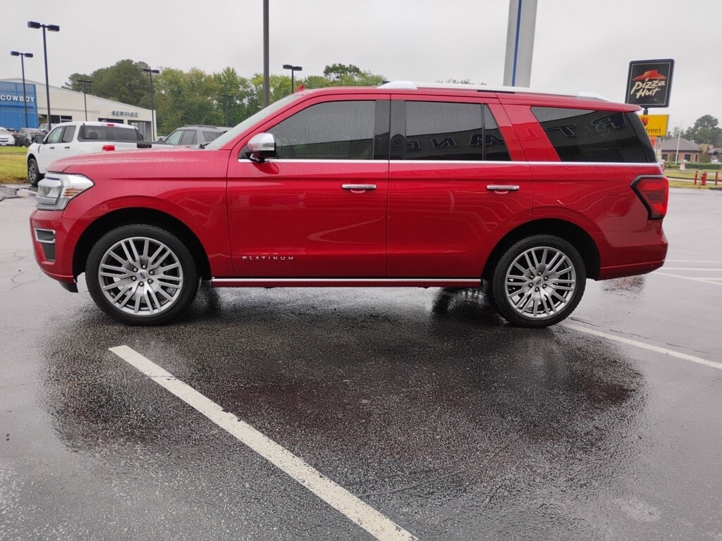 2022 Ford Expedition Platinum photo 2