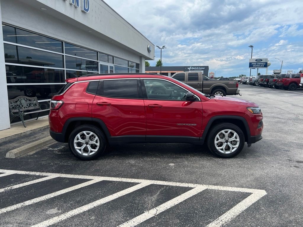 Used 2025 Jeep Compass Latitude SUV