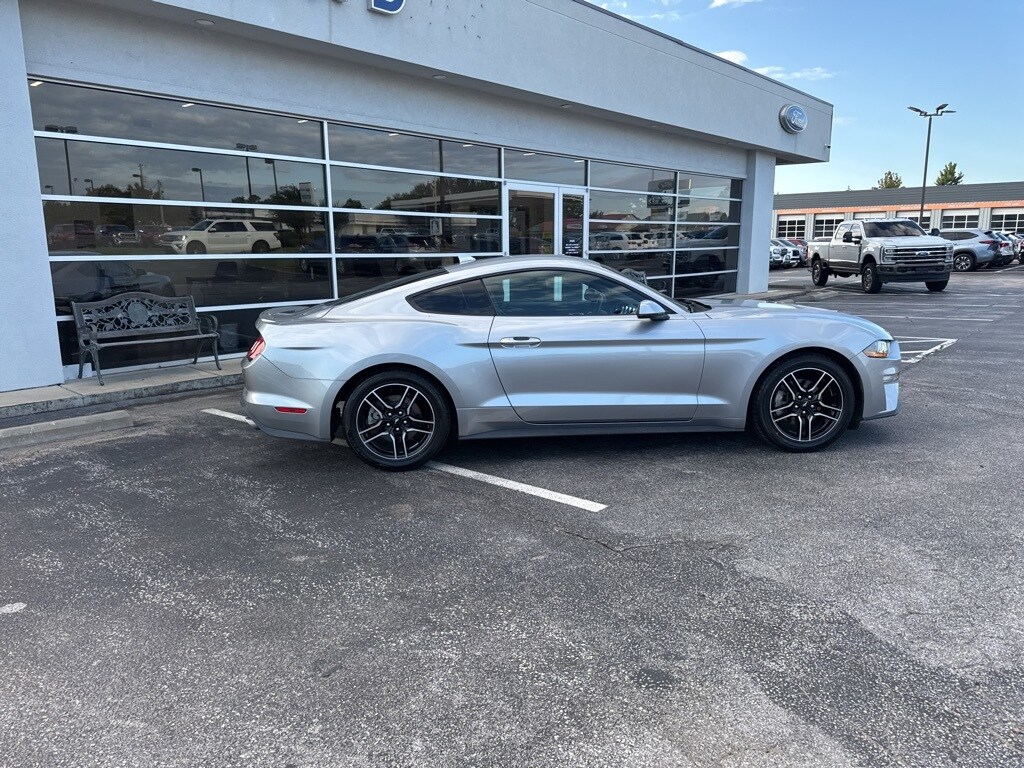 2020 Ford Mustang EcoBoost Premium photo 2