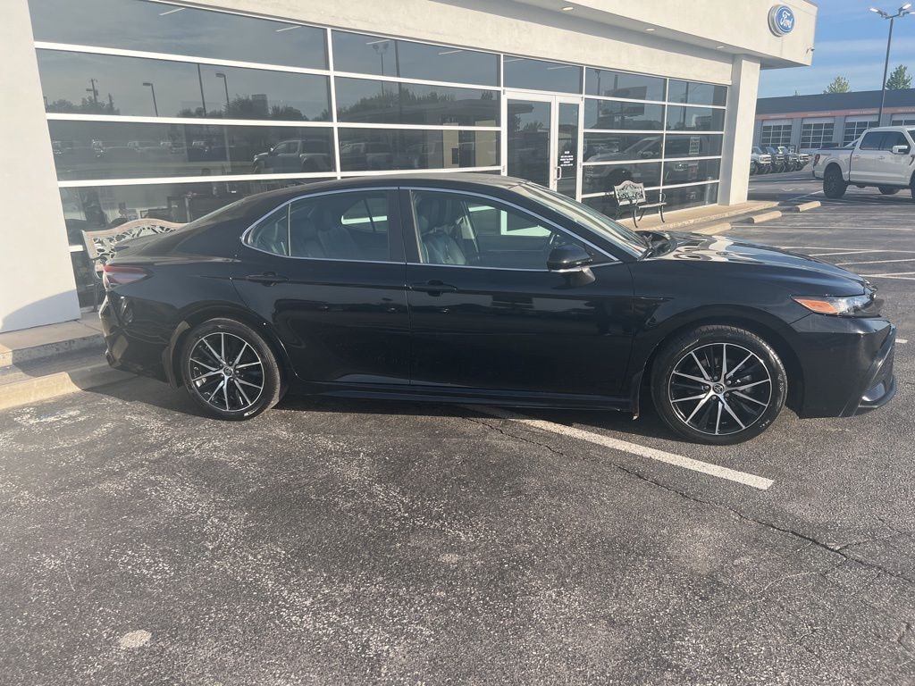 Used 2023 Toyota Camry SE Sedan
