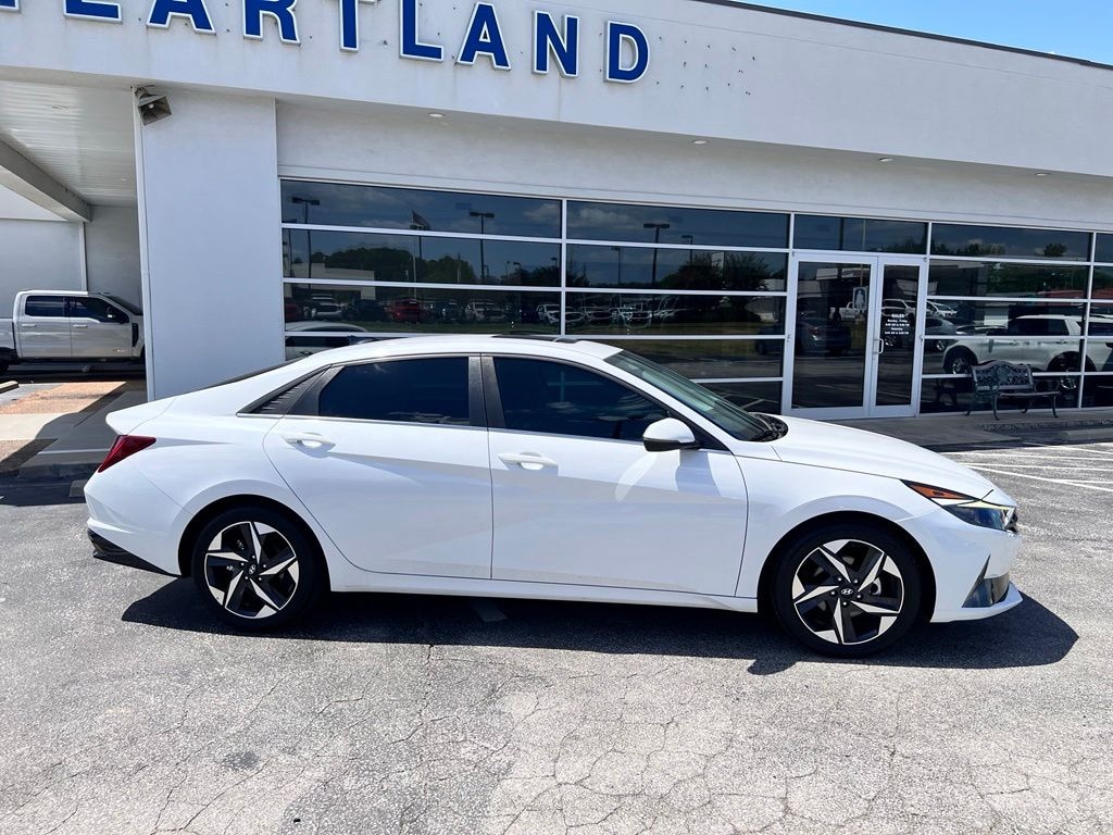 Used 2022 Hyundai Elantra SEL Sedan