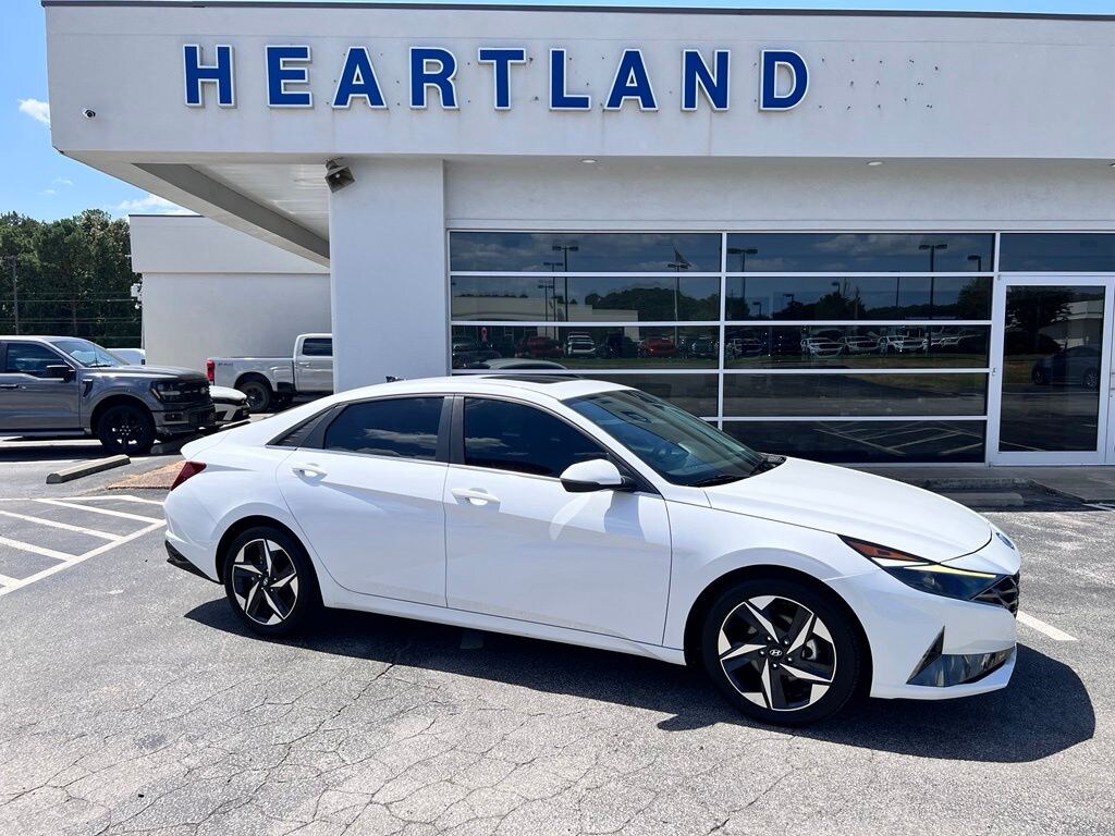 Used 2022 Hyundai Elantra SEL Sedan