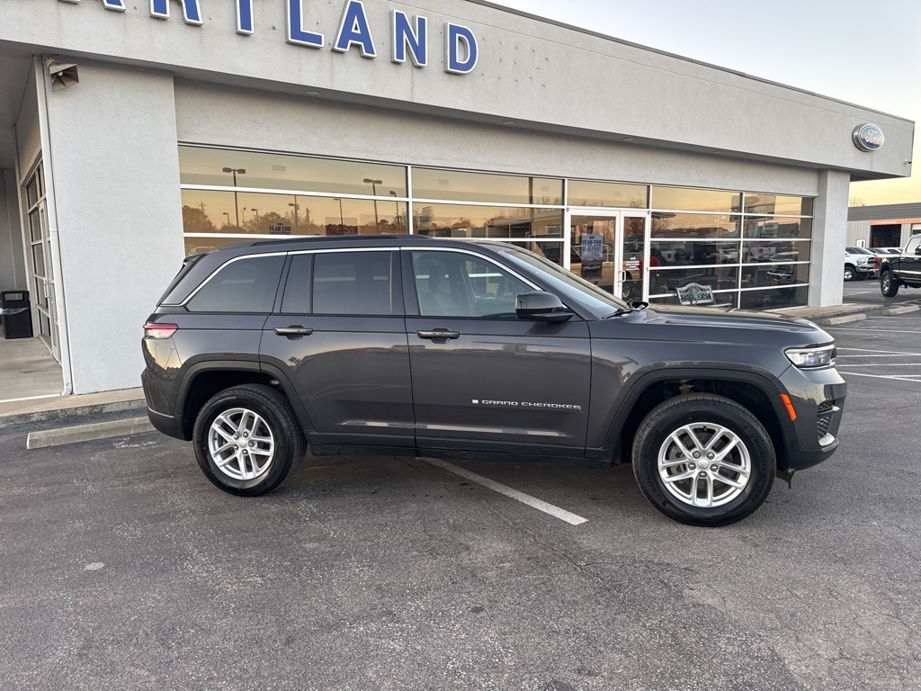 Used 2024 Jeep Grand Cherokee Laredo SUV