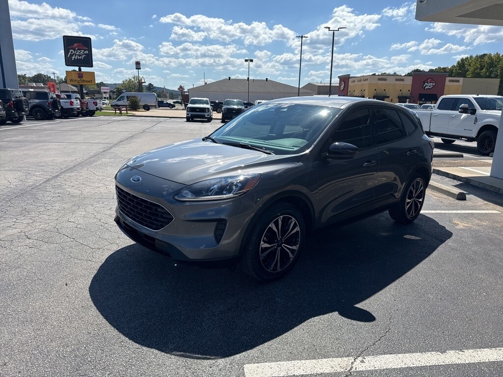 2022 Ford Escape SE photo 2