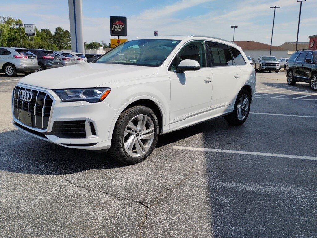 2023 Audi Q7 55 Premium Plus photo 3