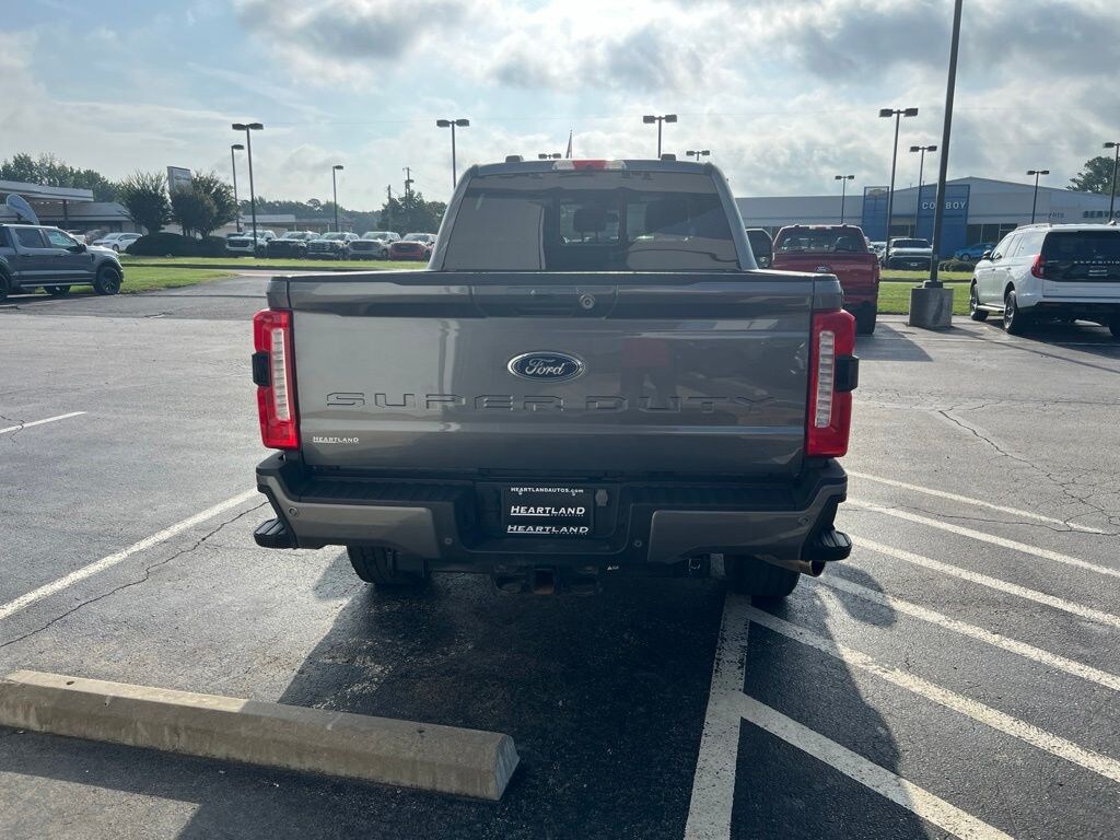 Used 2024 Ford F-250SD Lariat Truck