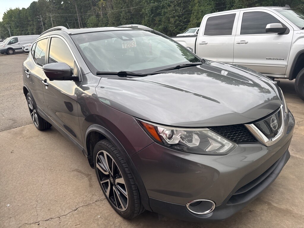 2017 Nissan Rogue Sport SL photo 2