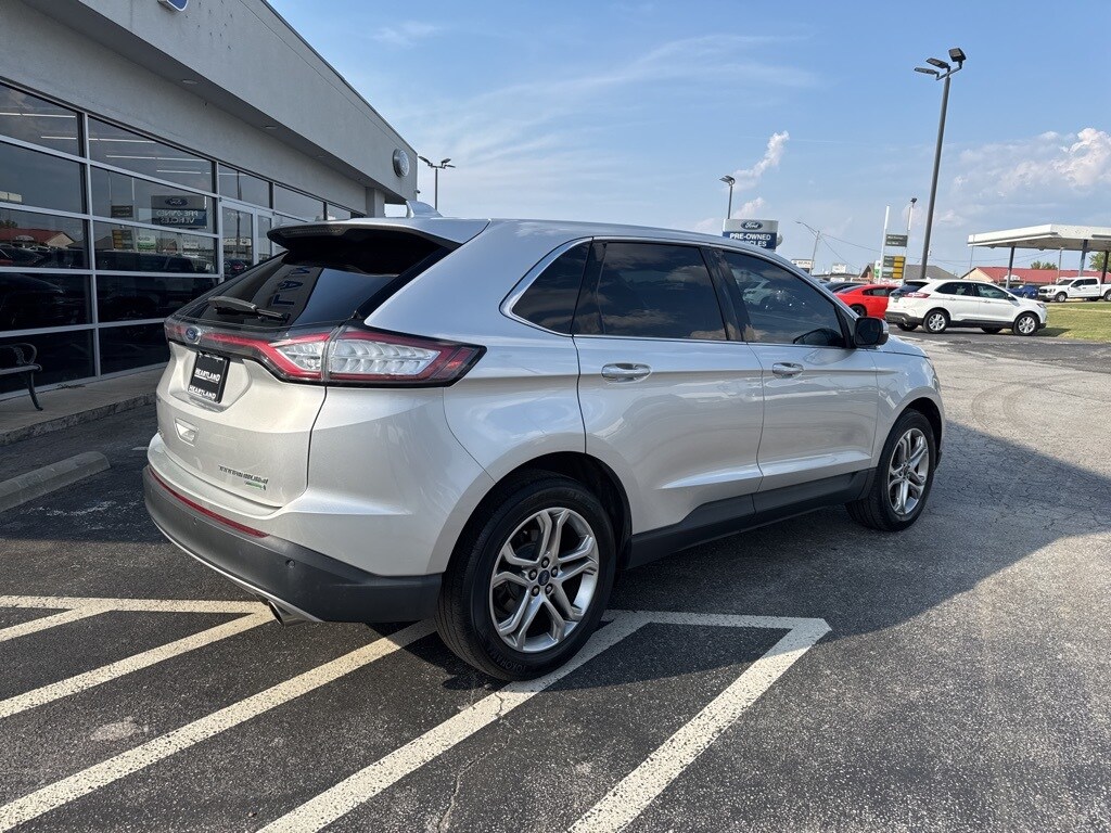2018 Ford Edge Titanium photo 2